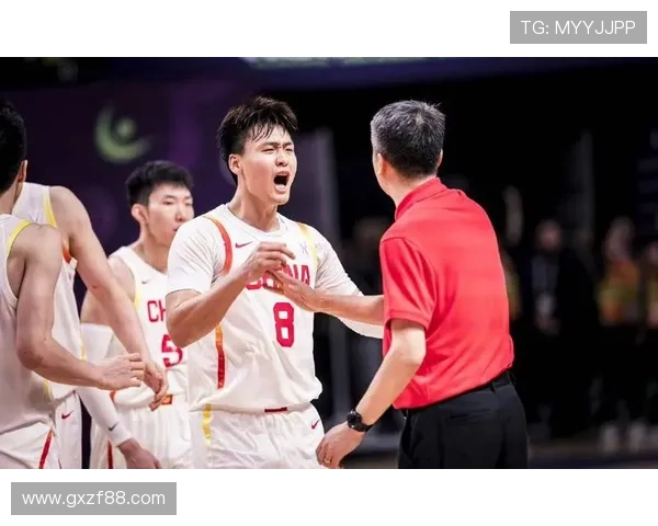 中国男篮迎战澳大利亚队 力争世界杯预选赛重要胜利 中国男篮迎战澳大利亚队 力争世界杯预选赛重要胜利