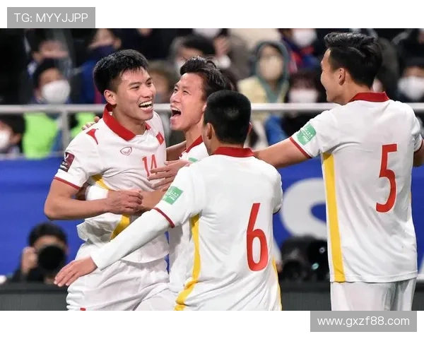 中国男足逆转取胜晋级世界杯预选赛下一阶段展现顽强拼搏精神 中国男足逆转取胜晋级世界杯预选赛下一阶段展现顽强拼搏精神