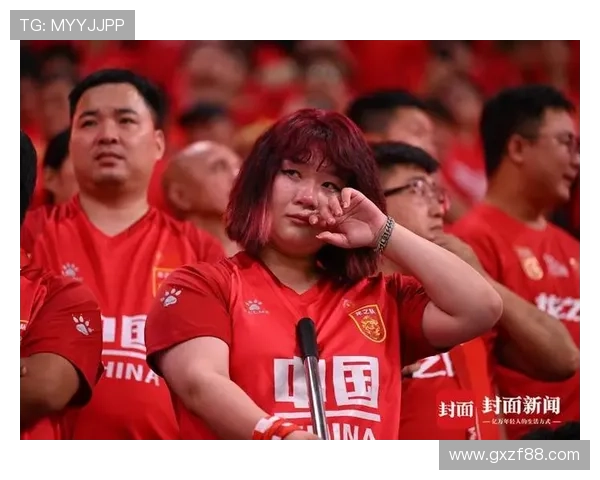 中国男足逆转取胜展现顽强拼搏精神全队团结奋战重燃球迷信心 中国男足逆转取胜展现顽强拼搏精神全队团结奋战重燃球迷信心