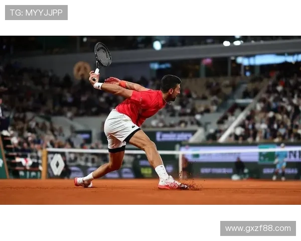 德约科维奇强势夺冠再创纪录 新星崛起掀起网球新格局 德约科维奇强势夺冠再创纪录 新星崛起掀起网球新格局