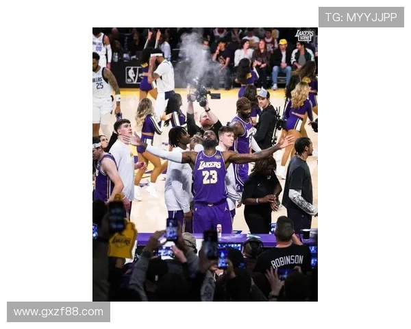 湖人队新赛季阵容调整引热议 詹姆斯能否带领球队再度冲击总冠军