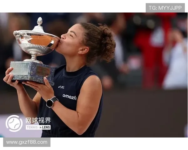 网球名将大满贯赛场再创佳绩 连续三年问鼎单打冠军荣耀