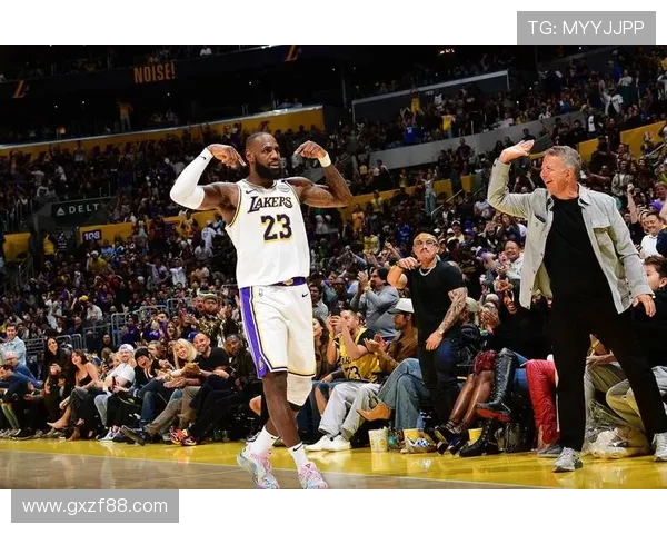 詹姆斯赛季复出表现抢眼 湖人强势连胜展现冠军潜力