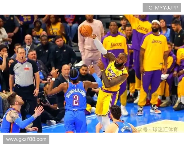 詹姆斯领衔湖人强势反弹勇士连胜被终结季后赛格局生变西部竞争加剧